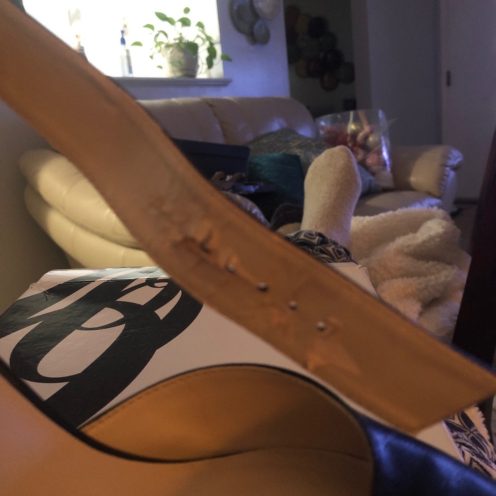 Shoes - Picture 4 of 5